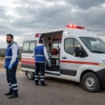 سيارة إسعاف وطواقم طبية تستجيب لحالات الطوارئ في ريف درعا لنقل المصابين جراء الغارات